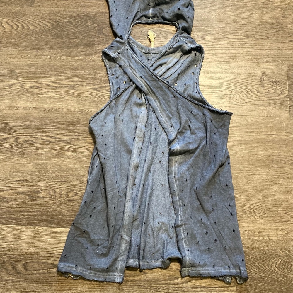Pol Tank top  With hood And Open Back - Picture 2 of 3